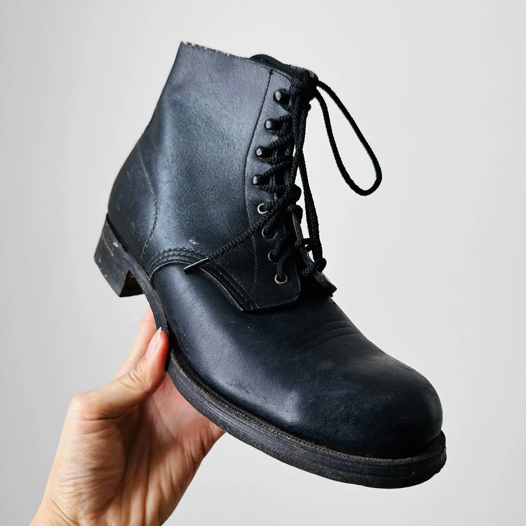 1940s - 1950s Well-Worn Black Leather Military Style Combat Boot Lace-Up Tap Dance Boots - Sz. 39