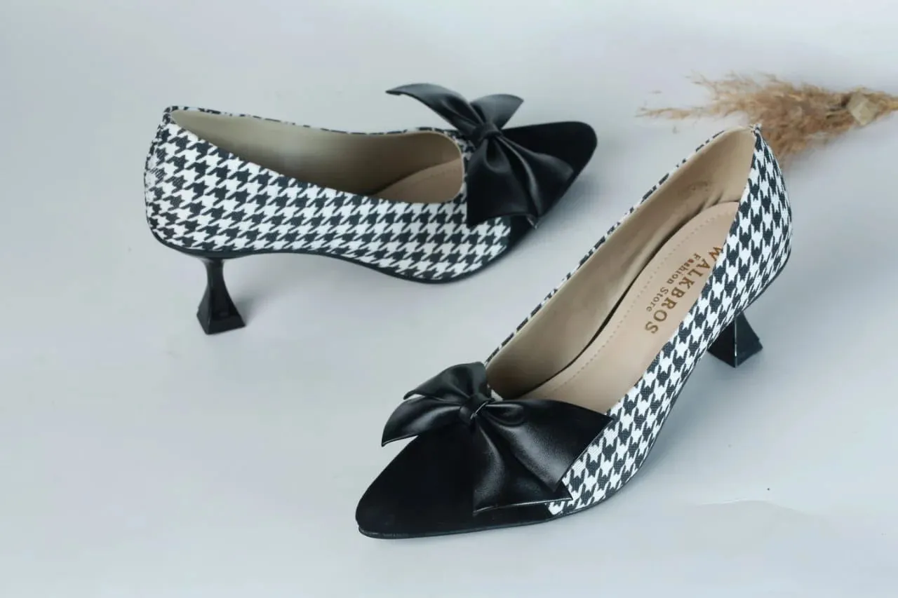 WALKBROS WOMEN'S KITTEN HEELS POINTED TOE PUMPS - BLACK & WHITE